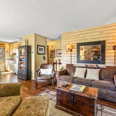 Pioneer - Cozy riverside retreat in the mountains