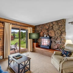 Independence - Cozy cabin, pet friendly, hot tub