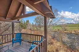 Smokey - Gorgeous cabin right on the Elk River - Image 2
