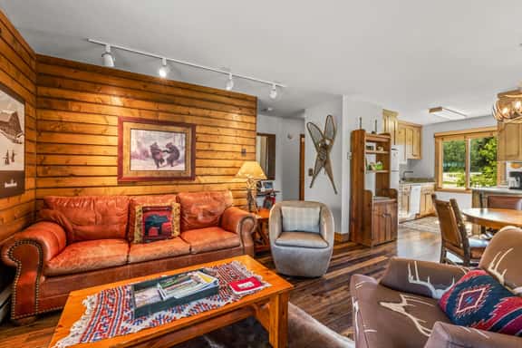 Riverhouse - Fireplace, kitchen, pet friendly! - Image 1