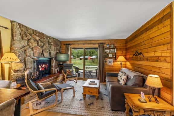 Indian- Full kitchen, pet friendly, stunning views - Image 1