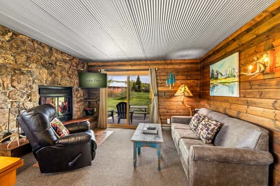 Knotty Pine- Mountain cabin with stunning views - Image 1