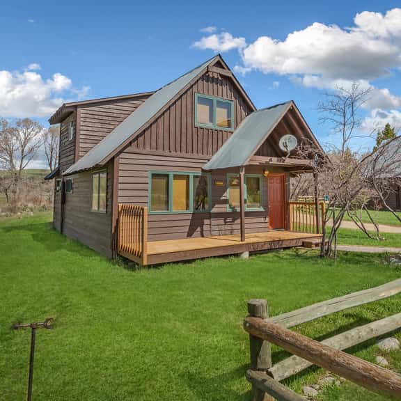 Hiker - Rare gem in an outdoorsman's paradise - Image 1