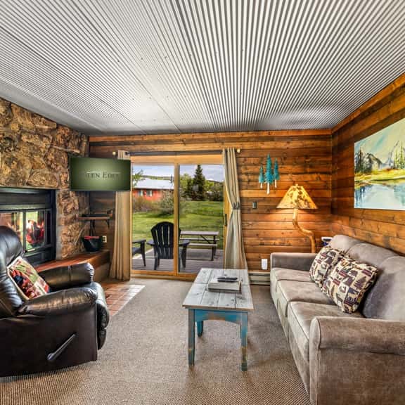 Knotty Pine- Mountain cabin with stunning views - Image 1