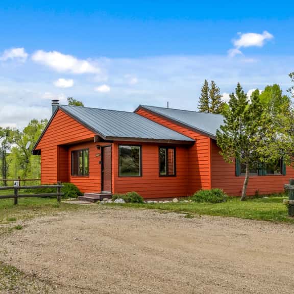 Fish Hook - Cozy cabin tucked in the mountains - Image 1