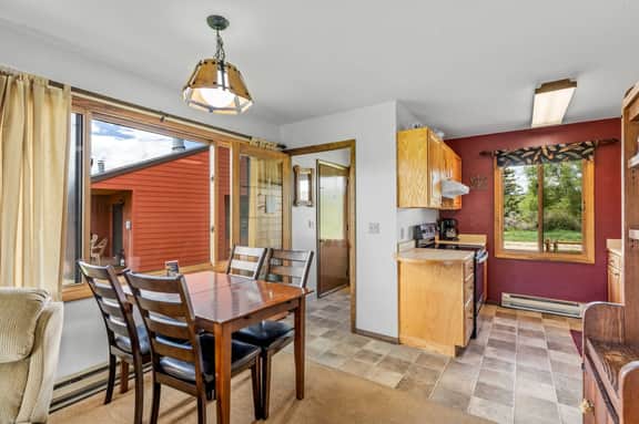 Independence - Cozy cabin, pet friendly, hot tub - Image 5