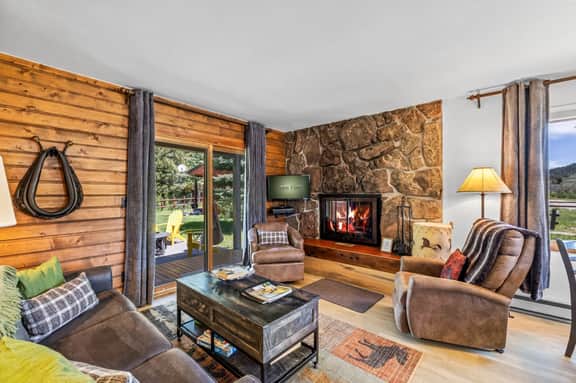 Chickadee - Mountain Modern Cabin on the Elk River - Image 3