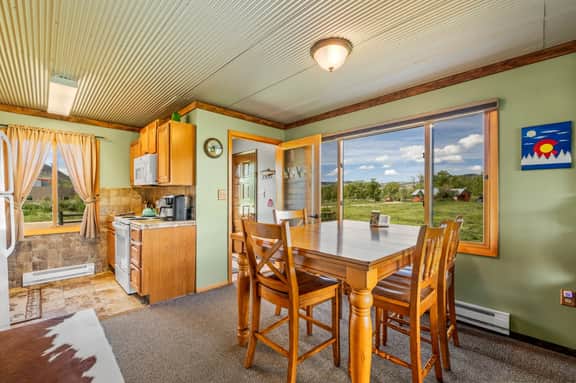 Knotty Pine- Mountain cabin with stunning views - Image 4