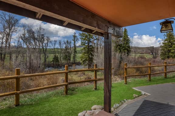 Fireside - Quaint cabin near hiking and fishing - Image 4