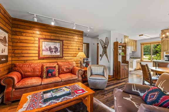 Riverhouse - Fireplace, kitchen, pet friendly! - Image 1