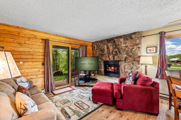Jack Rabbit - Experience the beautiful Elk River - Image 1