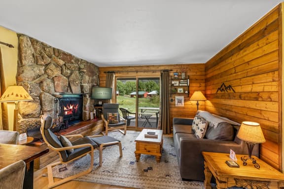 Indian- Full kitchen, pet friendly, stunning views - Image 1