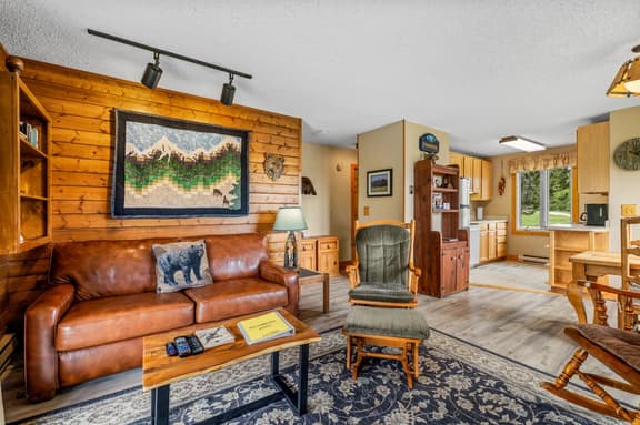 Fish Hook - Cozy cabin tucked in the mountains - Image 1