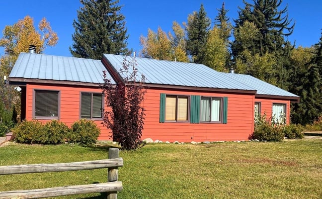 Easy River Access Cabin at Glen Eden Resort